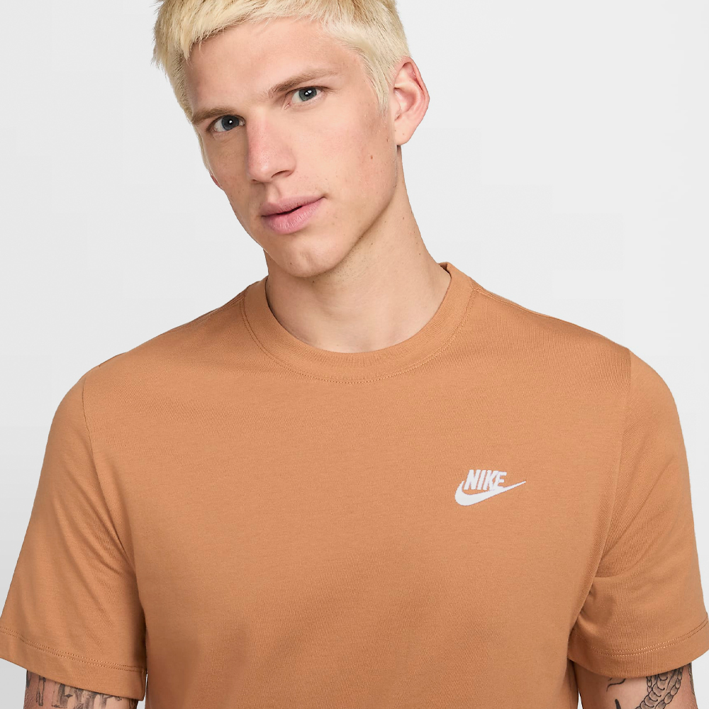 NIKE CAMISETA NSW EMBROIRED TEE - AR4997 224