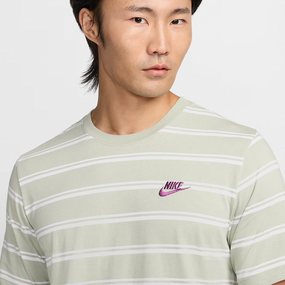 NIKE CAMISETA NSW TEE CLUB STRIPE - FZ5381 370