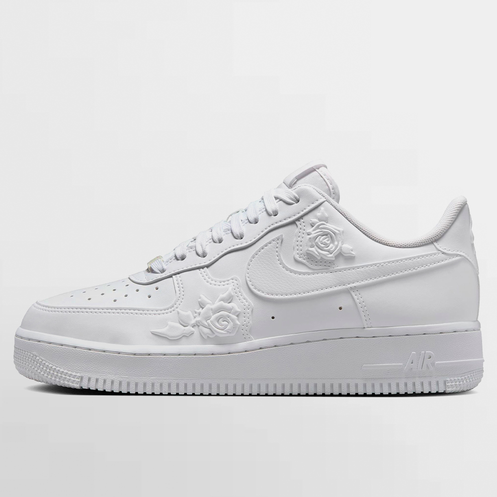 NIKE CALZADO W. AIR FORCE 1 07 - HF2016 100