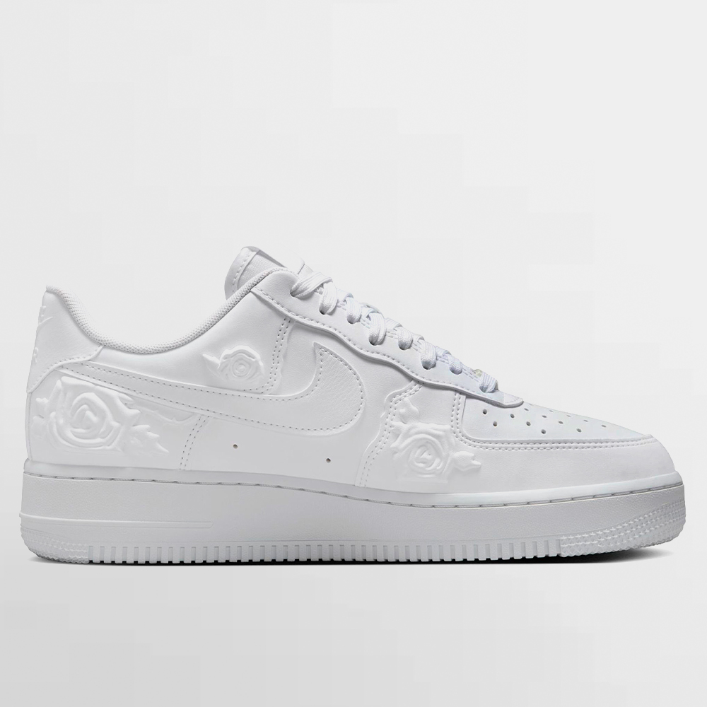 NIKE CALZADO W. AIR FORCE 1 07 - HF2016 100