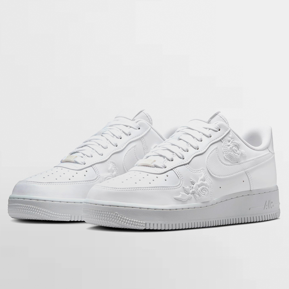 NIKE CALZADO W. AIR FORCE 1 07 - HF2016 100