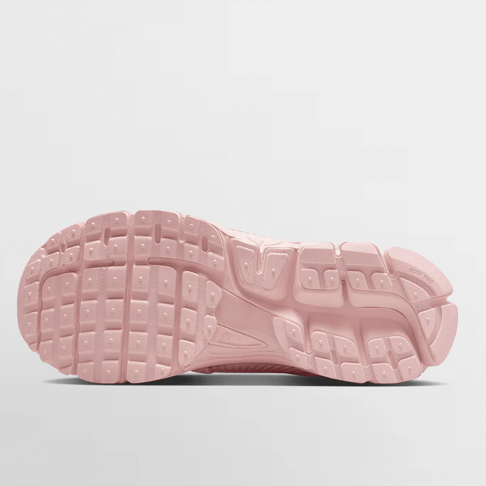 NIKE CALZADO W. ZOOM VOMERO 5 - HQ0458 600