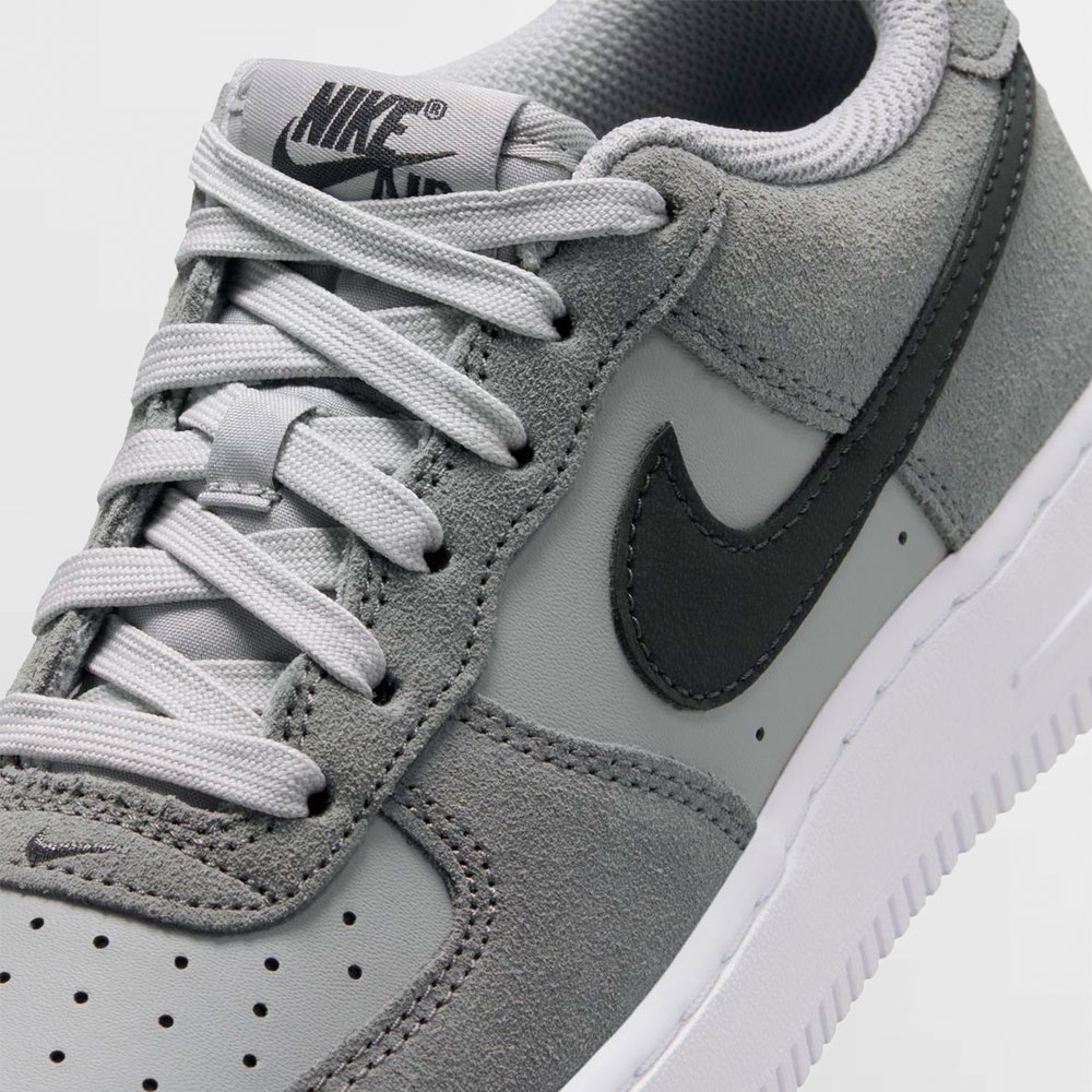 NIKE CALZADO AIR FORCE 1 ESSENTIAL+ GS - IQ2743 001