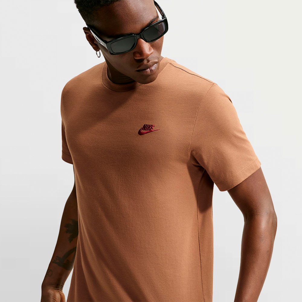 NIKE CAMISETA NSW EMBROIRED TEE - AR4997 270